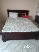Diwan, king size cot, refrigerator, water purifier, gas stove 4 burner
