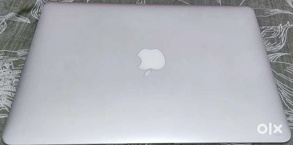 Apple MacBook Air 13” – i5 8GB RAM 128GB SSD Excellent Condition