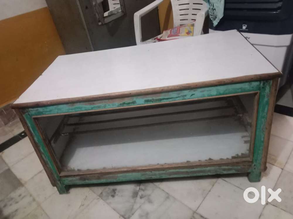 Shop counter