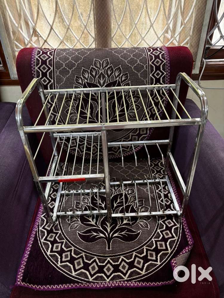 Utensils stand 18*18 well maintained looks like new