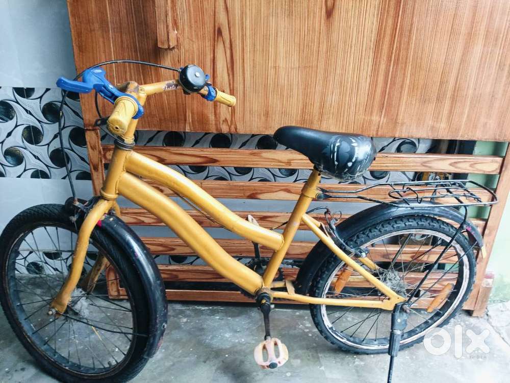 Bicycle yellow and green colour for child