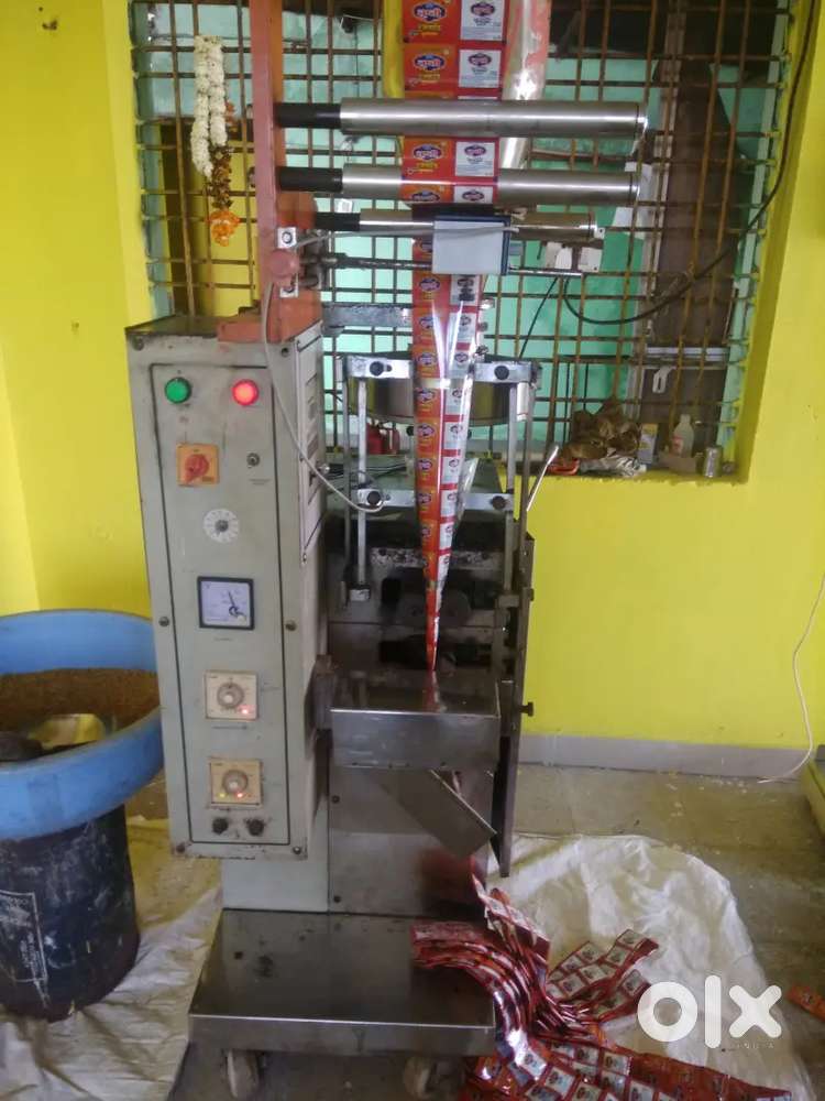Pouch packing machine
