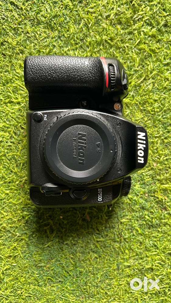 NIKON D7500 with 18/140 lens