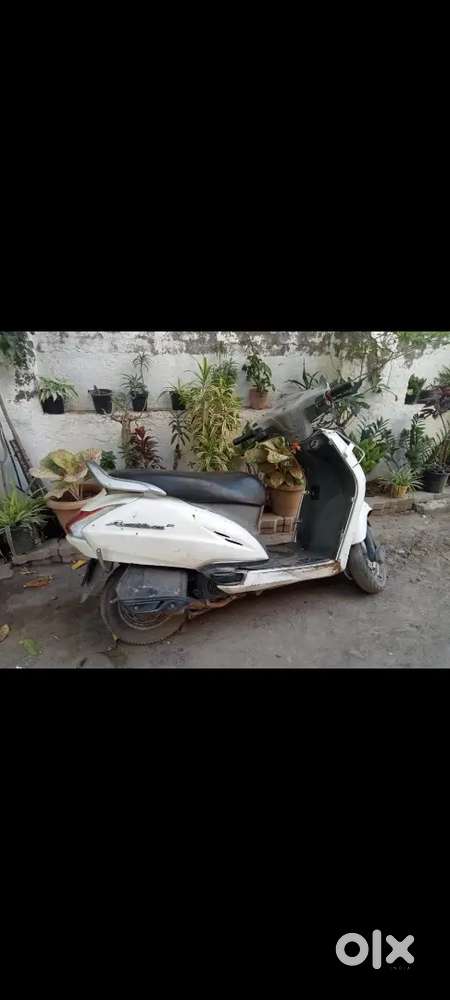 A Scooter in good conduction