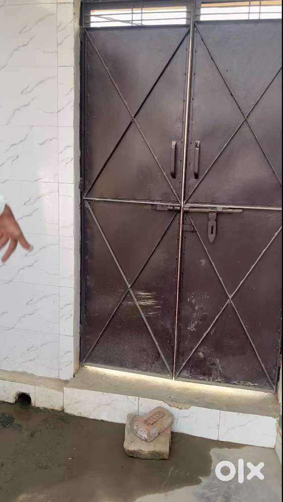 1 BHK for rent, water and maintaince included. For 7k.