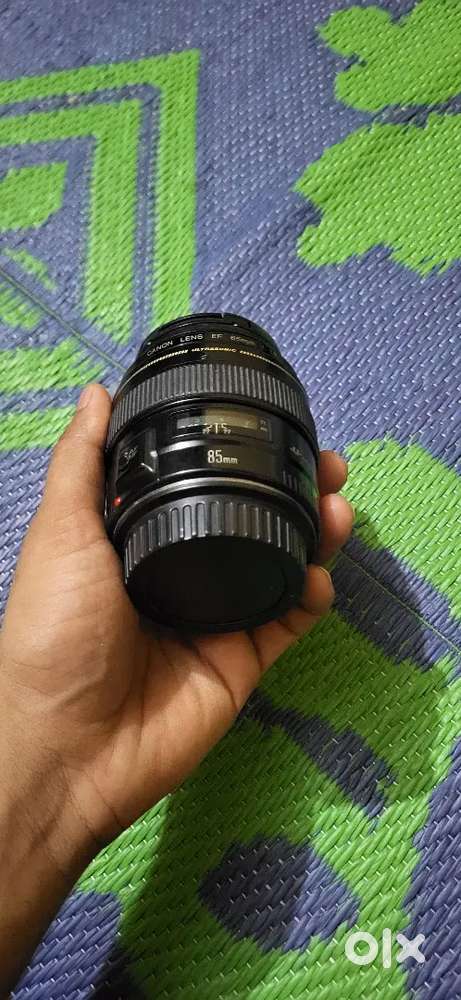 85mm lens canon