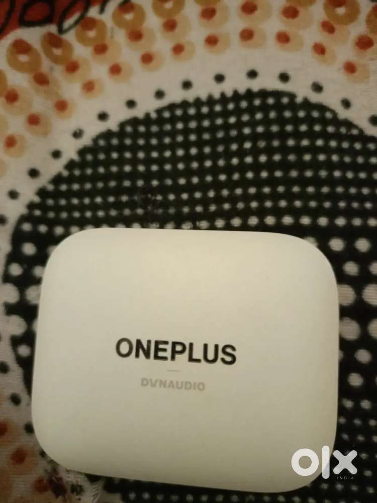 Wireless earbud