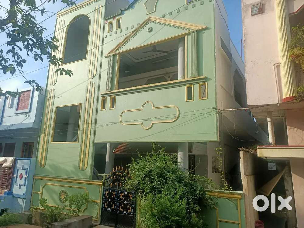 Independent 2 floors Double bedroom house at the heart of the city.