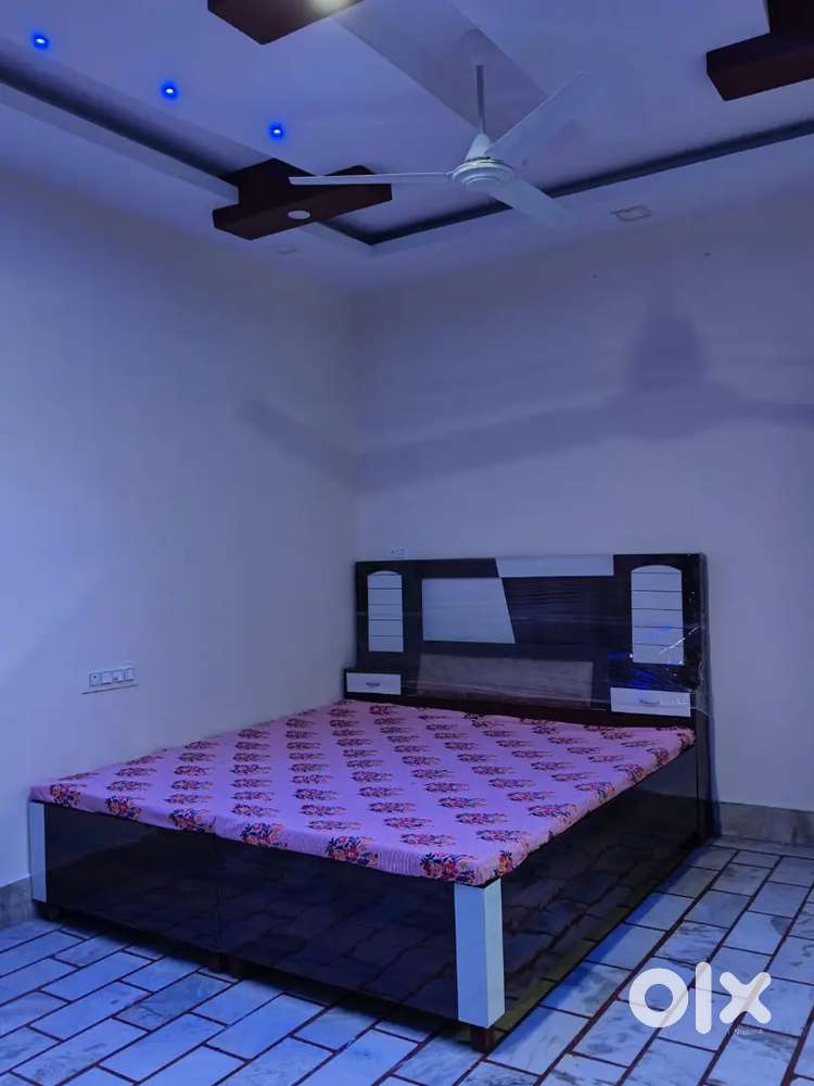 NEW CONSTRUCTION KOTHI,WELL FURSHINED,ALL FURNITURE NEW,NEAR BUS STAND