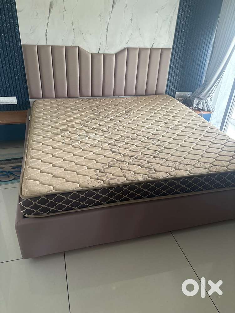 Sleepwell metress 6*6.5 feet with cover