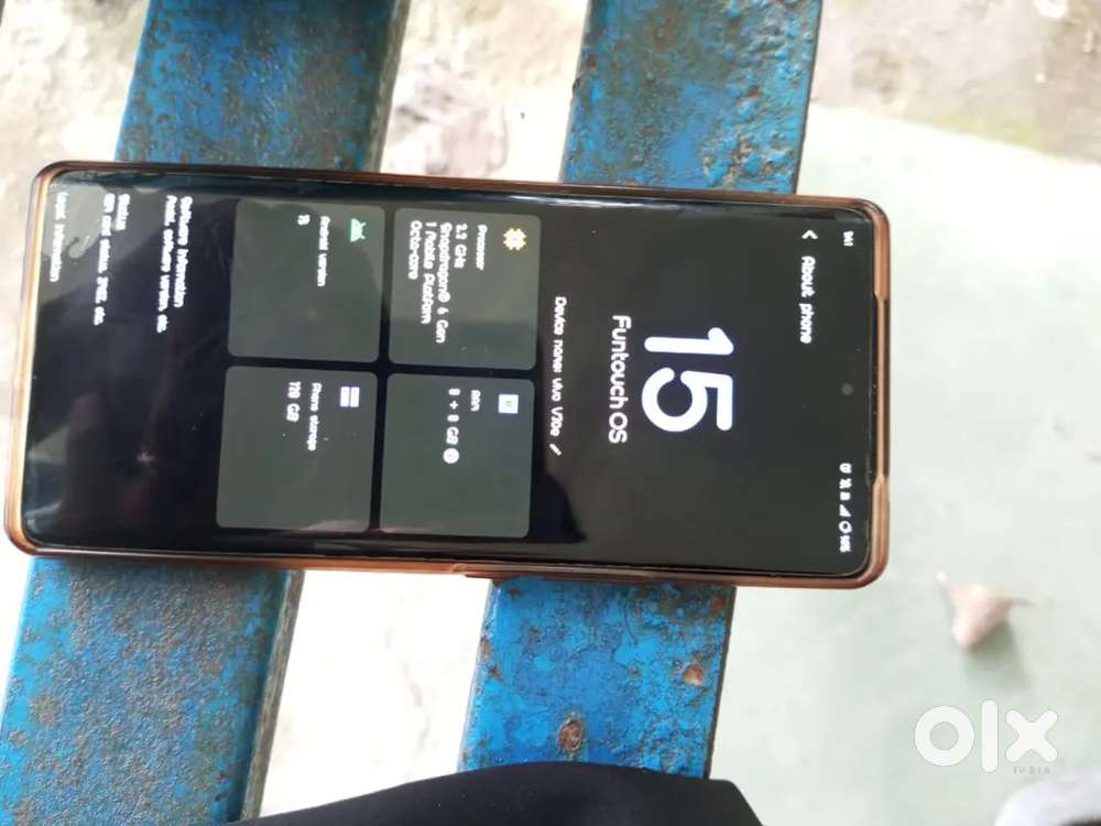 Vivo v30e 5g little bit damage backside