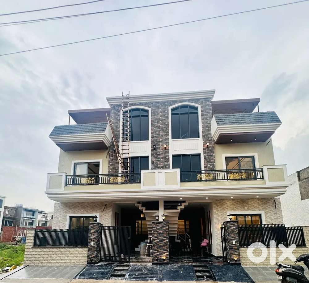 Villa 4bhk for sale in chirag homes sunny enclave sector 125