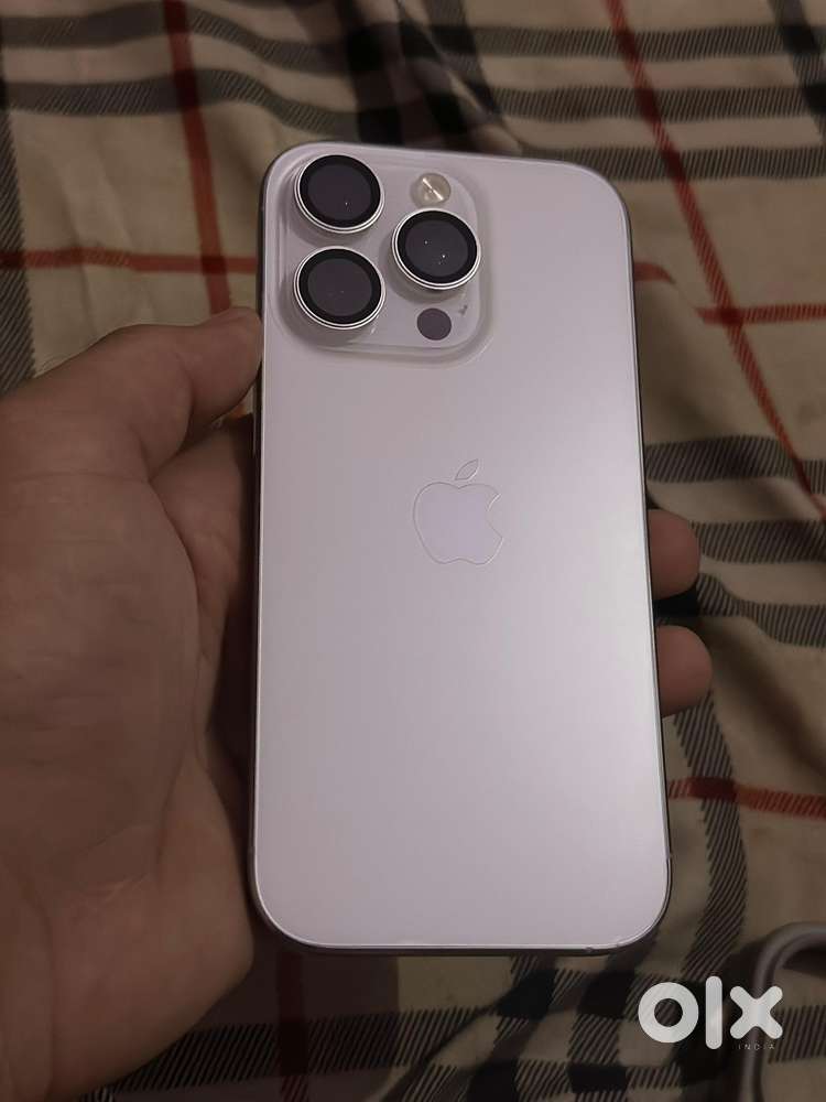 Iphone 16 pro white Titeniam