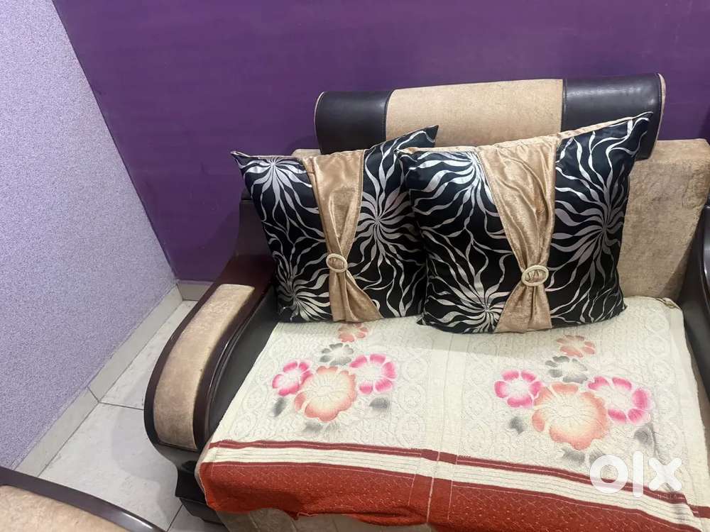 7 seater sofa set with glass table rack