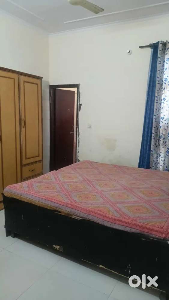 Independent 3 bhk flat available for rent