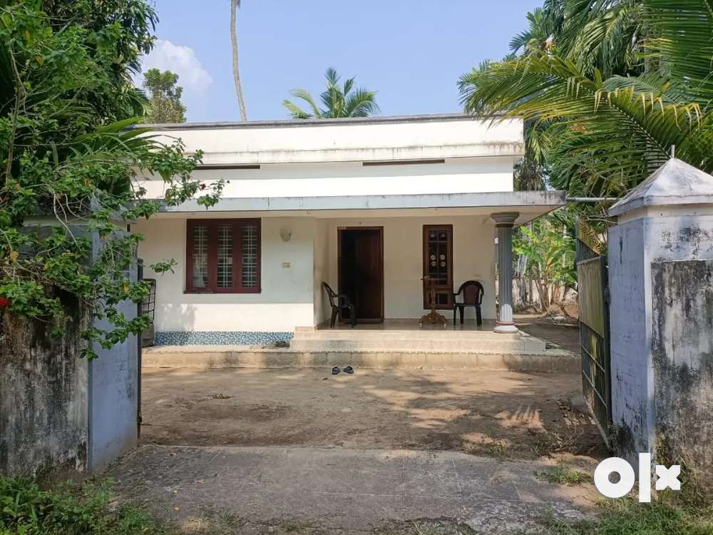 Low budget 3BHK house for sale in Vaikom-Moothedathukavu roadPainunkal