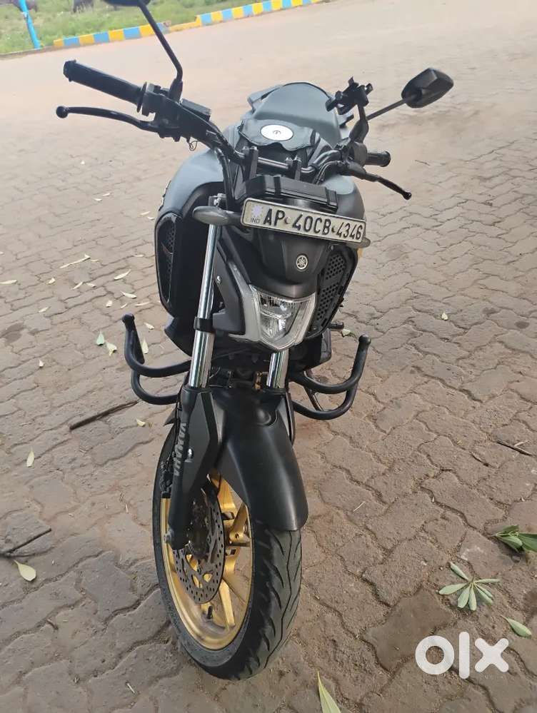 Yamaha fzs v4 60+ milage all sevice done