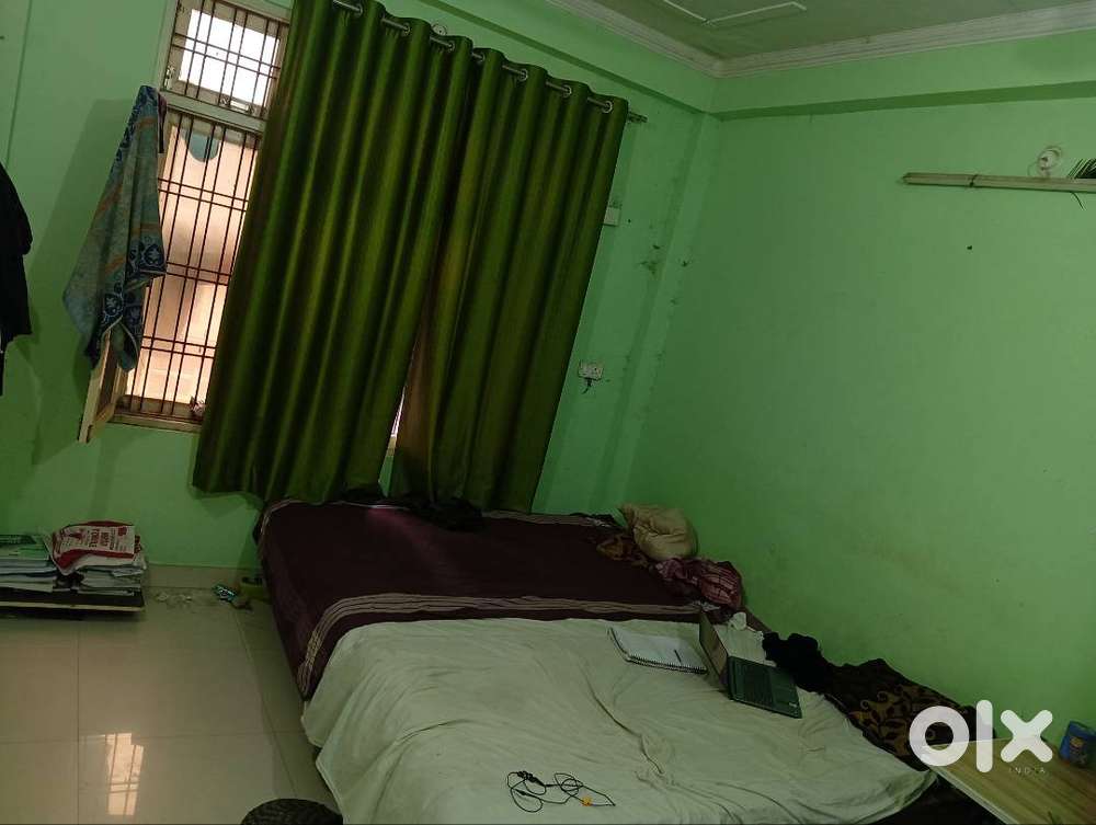 Rent for boys student only