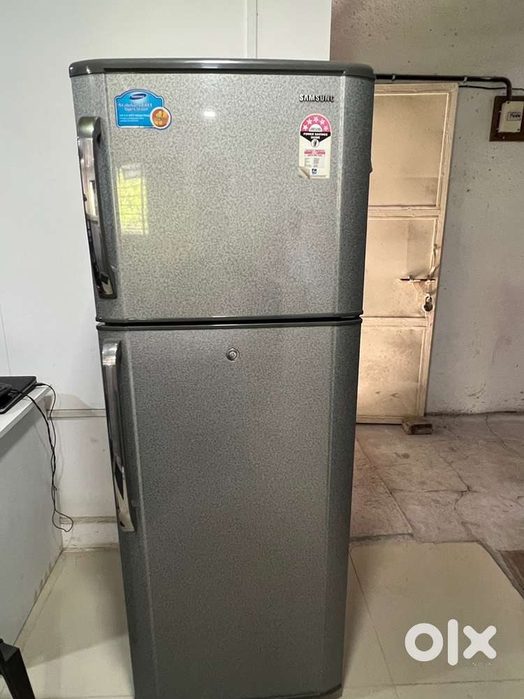 MINT CONDITION REFRIGERATOR