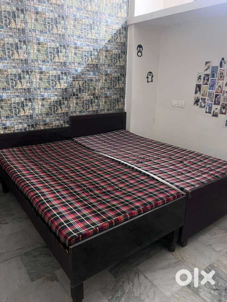 Simple bed without storage for pg