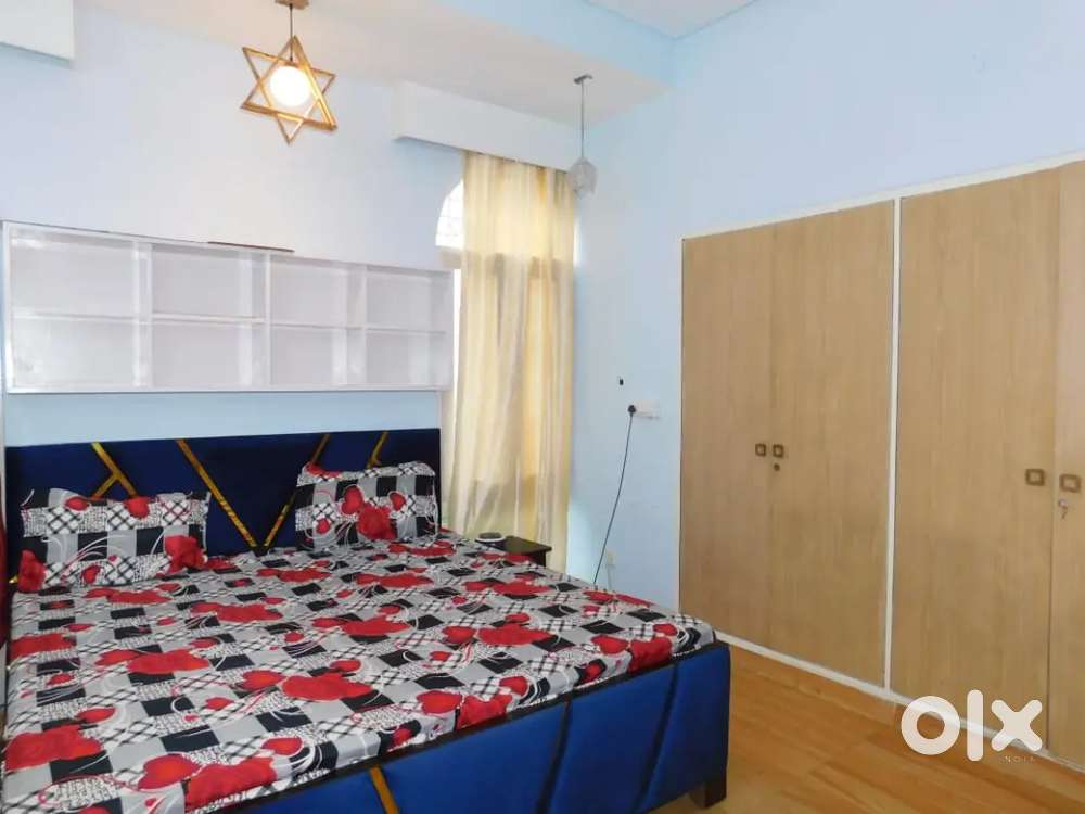 Female flatmate need