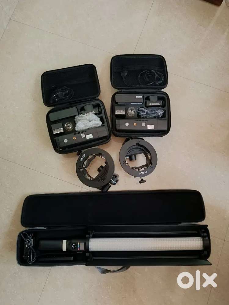 Godox AD 200 Flash Light & Godox LC 500R ( very little used items )