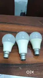Led bulbs holsell and  retails me busy kare