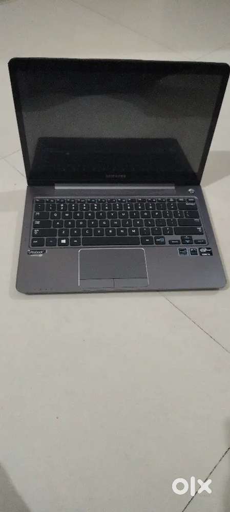 Laptop computer ( touch screen)