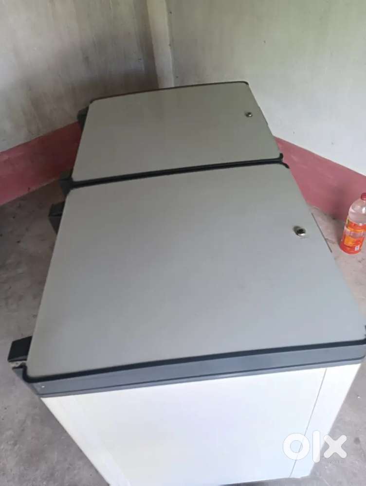 Voltas deep freezer 320 litter