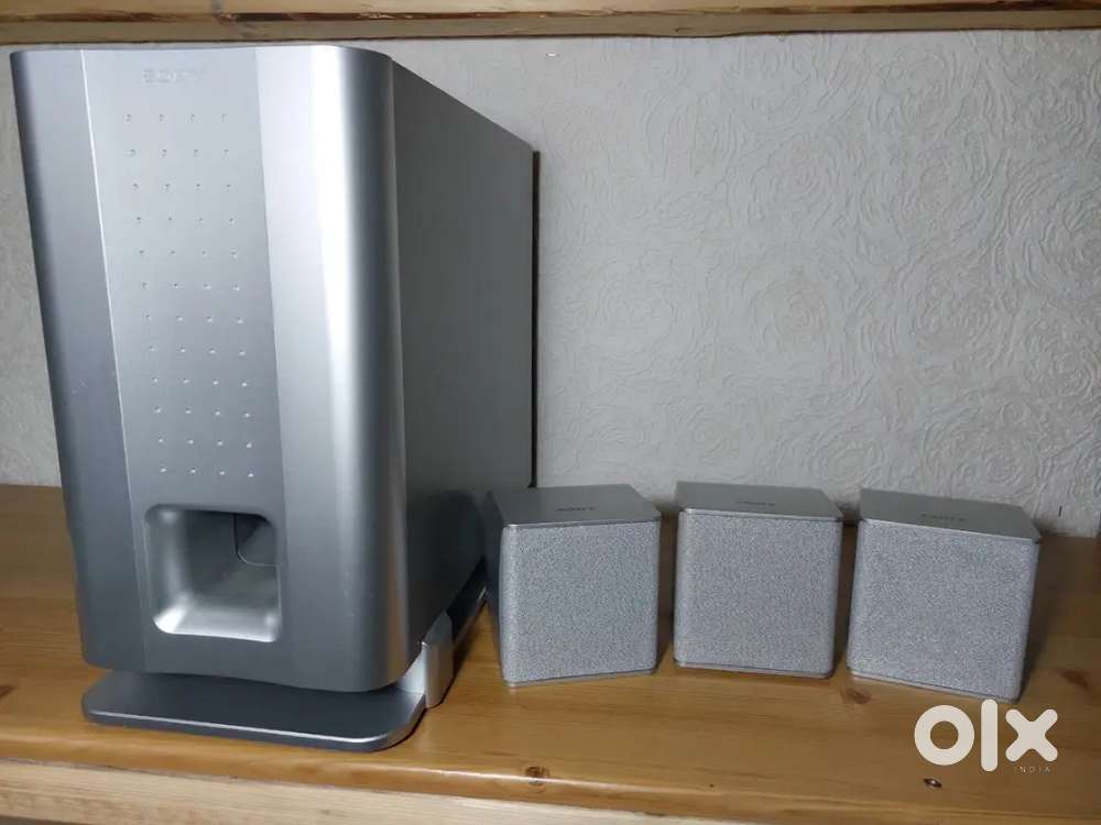 SONY Satelite Speakers and Woofer