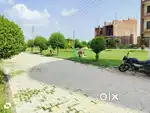 Urgent sale 143 gaj plot park facing