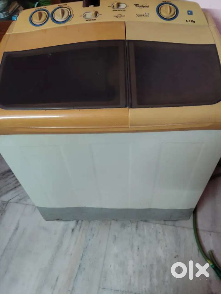 Whirlpool semi automatic washing machine