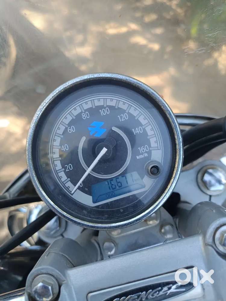 Bajaj Avenger Cruise 220 on sale