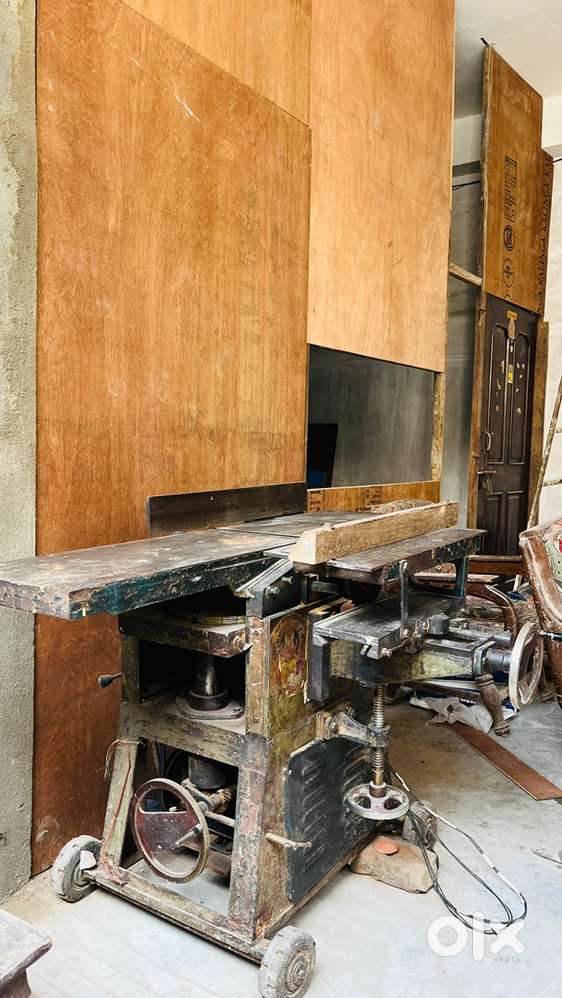 Wood planner machine
