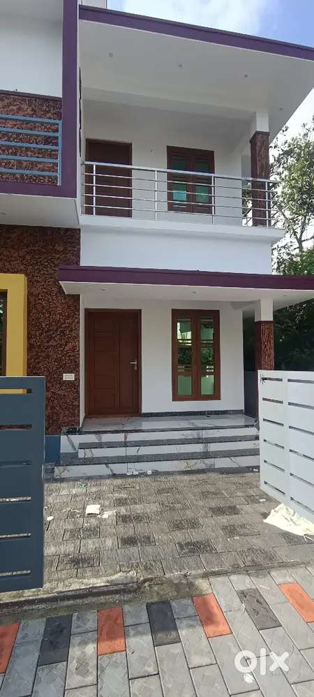 Aluva karumalloor 4 ct 1400 sft 4 bhk 44 lk