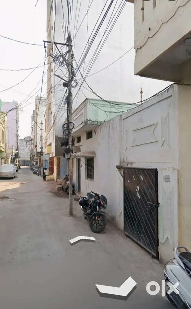 4 BHK old independent house on Rent