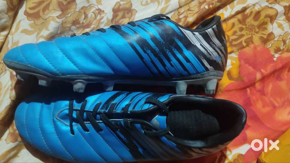 Nivia Oblique UK 8 with original box nating hide