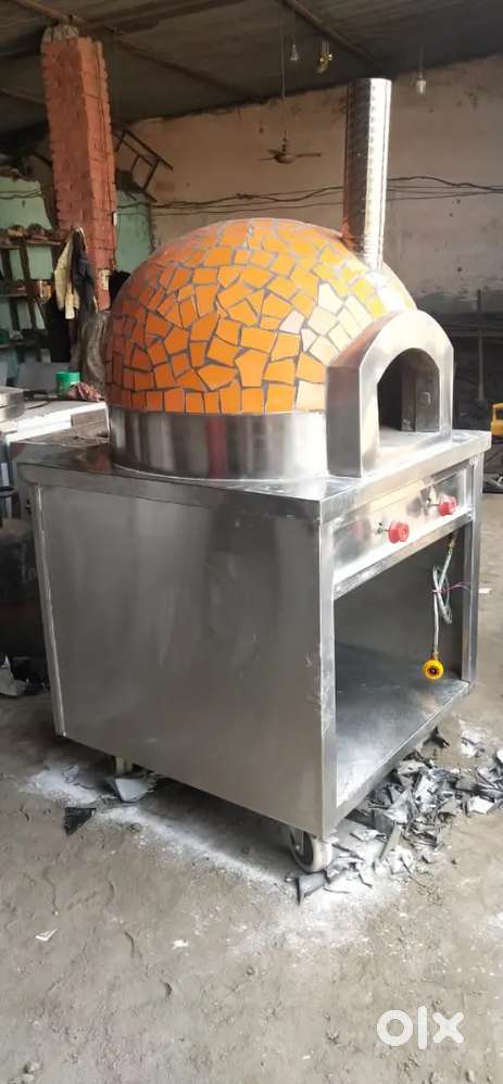 Wood fire pizza oven Commercial kitchen