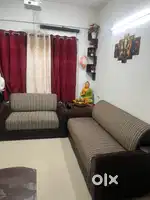 DAMRO brand 3 plus 2 sofa set in excellent condition