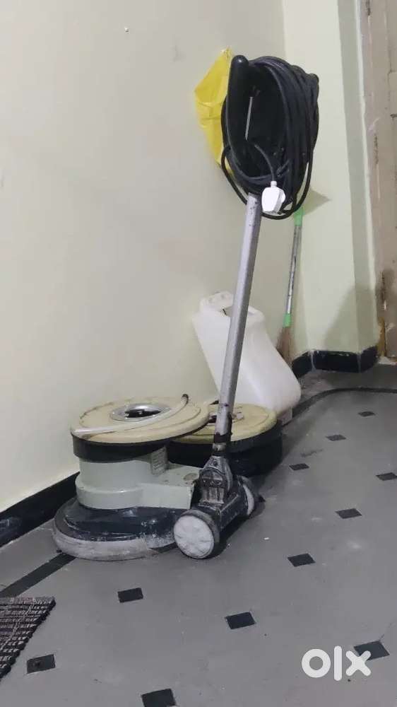 Floor machine