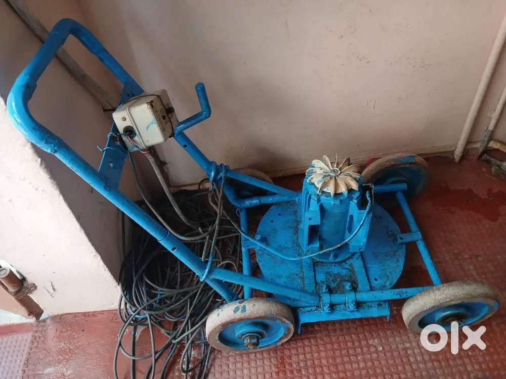 Grass cutting machine