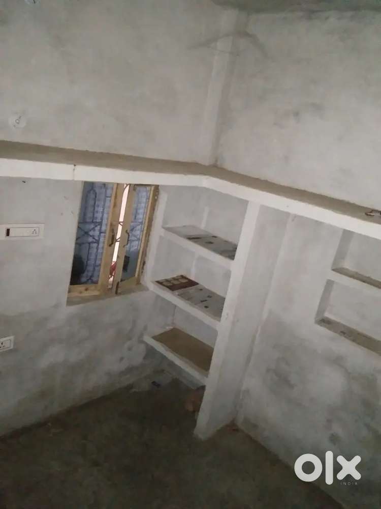 Student for room available hai