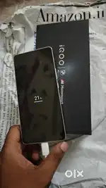 Iqoo 12 (alpha 16gb Ram, 512gb Storage) 12 month warranty
