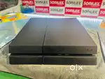 PS4 with 2 cantroller and 7 games