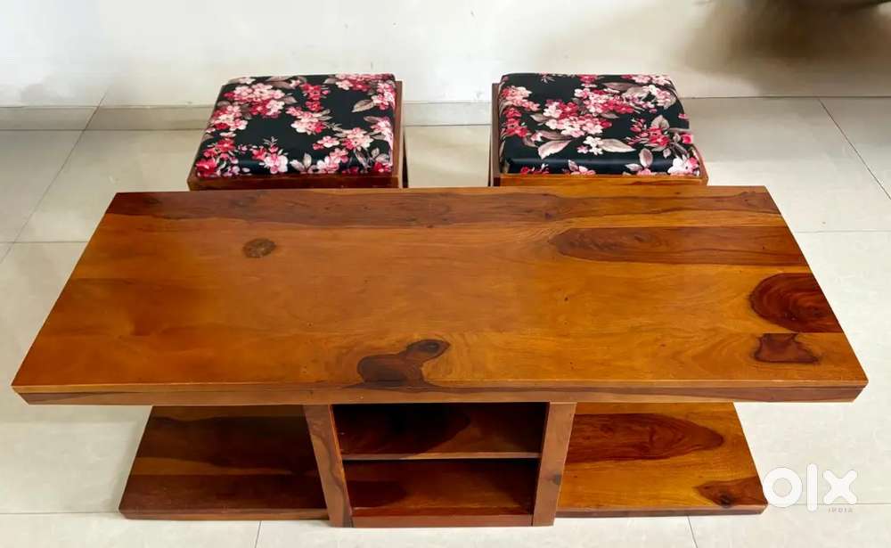 Wooden street Coffee Table with 2 Stools (Honey Finish)