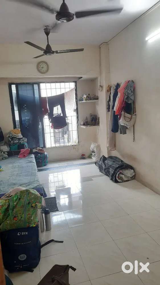 Needa female roomate