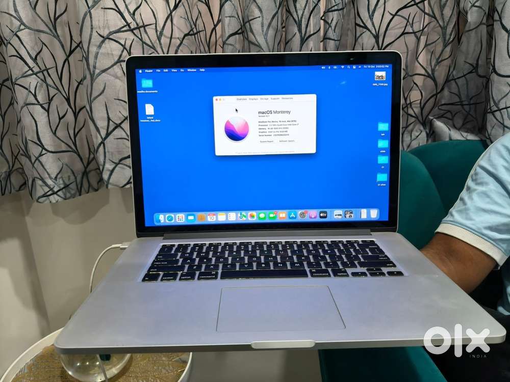 Apple mac book pro 15 inch