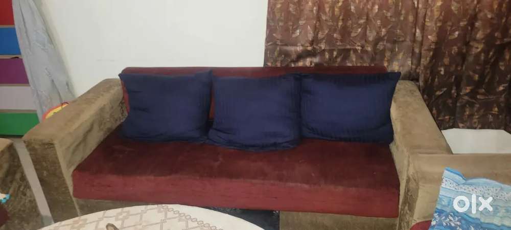 5 Seater Sofa & Center table