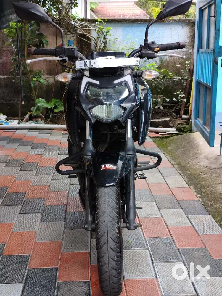 Rtr 160 4v for urgent sale (price is negotiable)