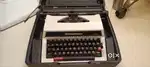 International AC1100 Typewriter